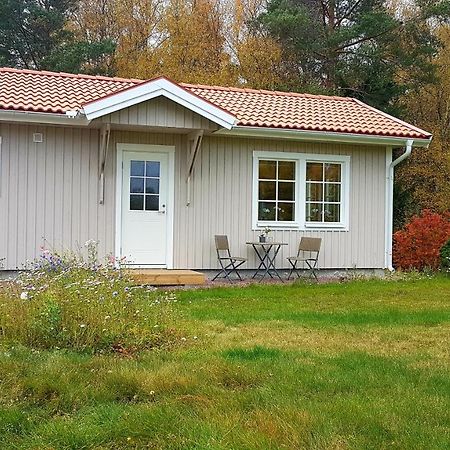 Nybyggd Stuga Intill Skogsbrynet - New Built Cottage Next To The Cowberry Forest Mora Exterior foto